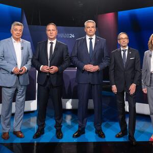 Spitzenkandidaten Werner Kogler (Grüne), Andreas Babler (SPÖ), Karl Nehammer (ÖVP), Herbert Kickl (FPÖ), Beate Meinl-Reisinger (Neos) 