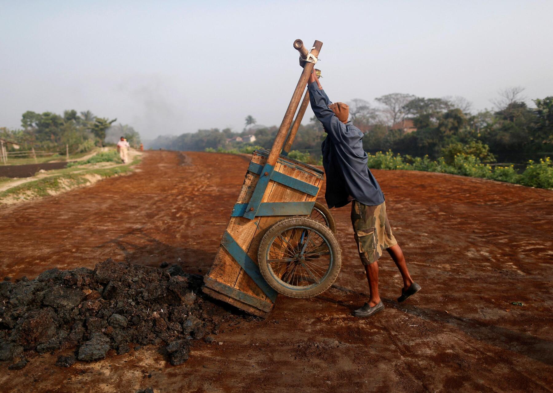 Engpässe bei Kraftstoff und Düngemitteln: Iran-Krieg stürzt mehr als 30 Millionen Menschen in die Armut