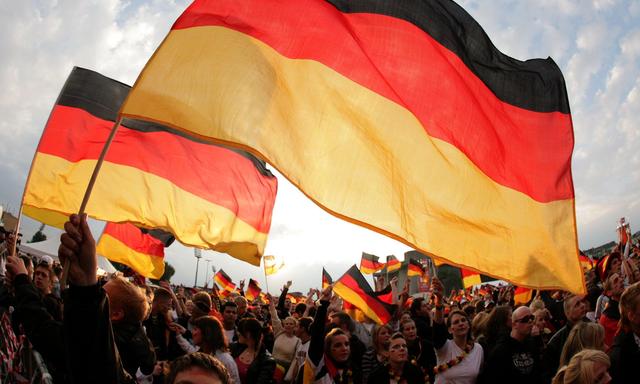 In Bezirken mit vielen Deutschen ziehen Menschen aus Deutschland mit höherer Wahrscheinlichkeit hin als z. B. nach Wien Favoriten.