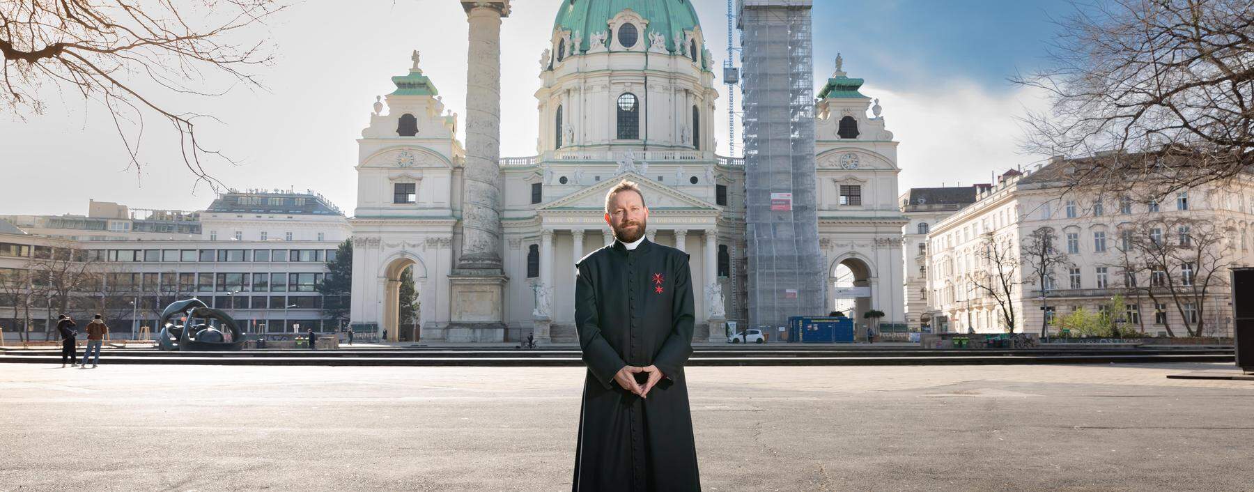 Pater Marek Pučalík ist seit September 2020 Rektor der Karlskirche. 