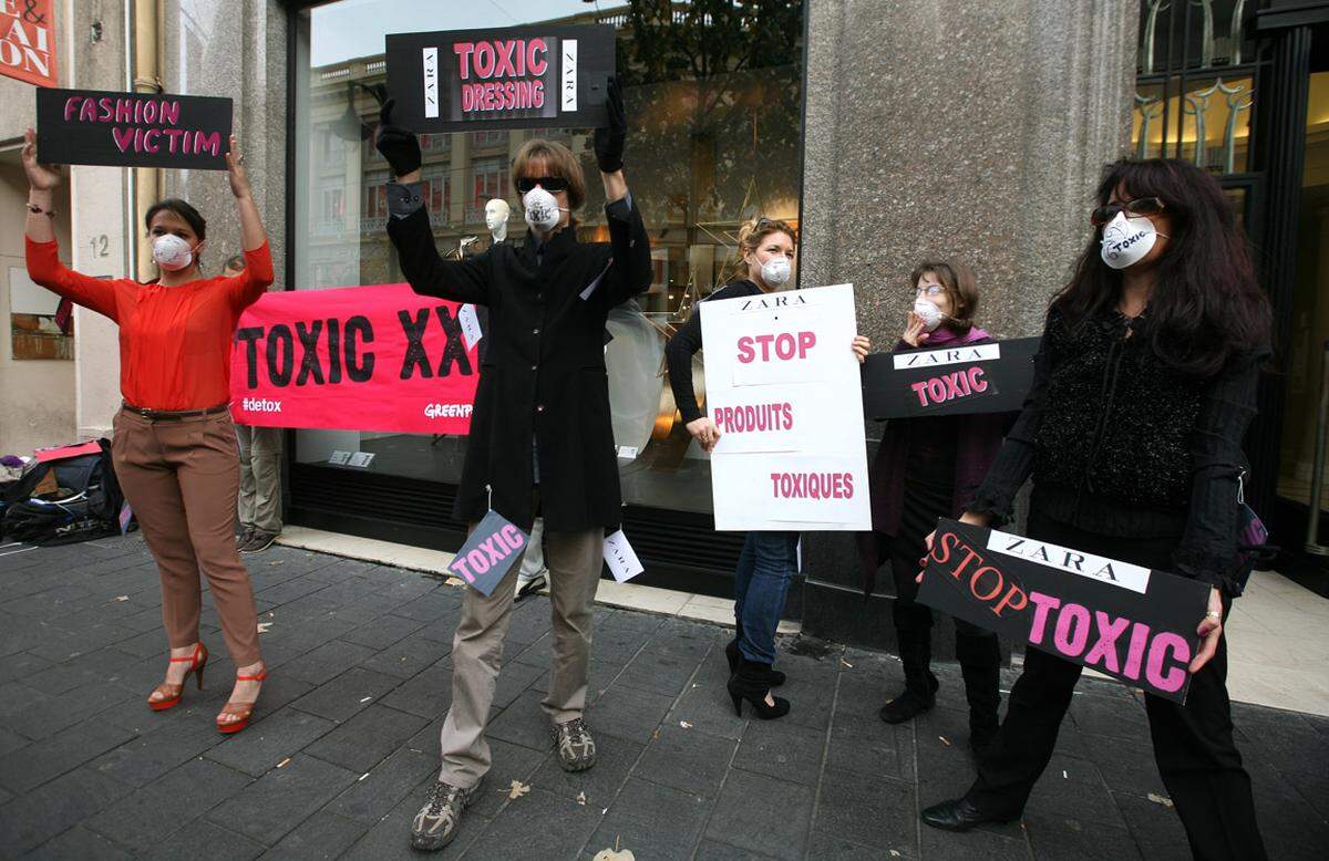 Protestiert wurde bei der "Detox"-Kampagne gegen die durch die Textilindustrie verursachte Umweltverschmutzung vor allem in Entwicklungsländern.
