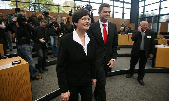 Archivbila aus dem Oktober 2009: Christina Lieberknecht wurde zur Ministerpräsidentin gewählt, hinter ihr der jetzige CDU-Landeschef in Thüringen Mike Mohring.