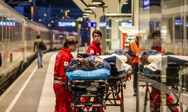 SALZBURG: VERSCHUBUNFALL AM SALZBURGER HAUPTBAHNHOF