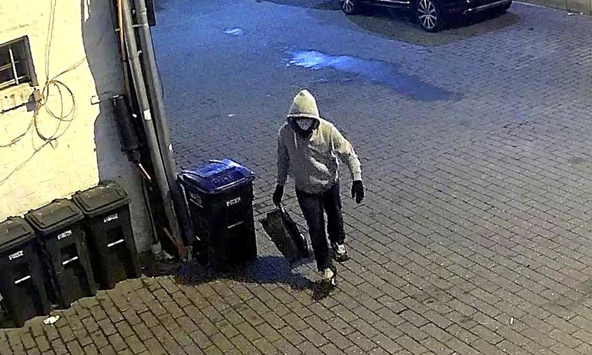 FBI requests information on pipe bombs in Washington