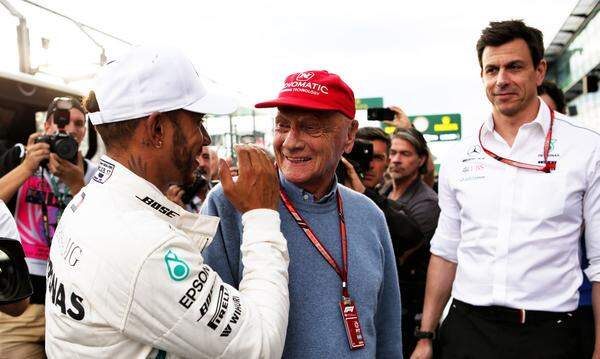 Mit Toto Wolff erwarb Lauda vor wenigen Jahren 30 Prozent des F1-Rennstalls Mercedes. Die Silberpfeile gewannen vier Fahrertitel und viermal die Konstrukteurs-WM in Serie.