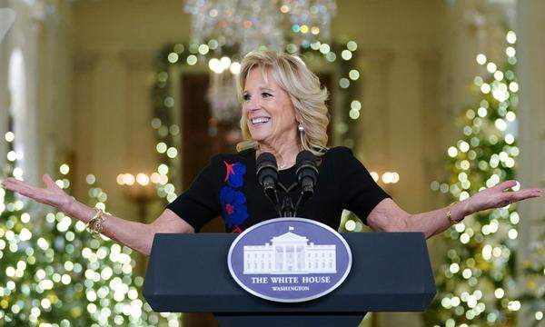 Die First Lady der USA, Jill Biden, hat die diesjährige Weihnachtsdekoration in der Regierungszentrale in Washington vorgestellt.