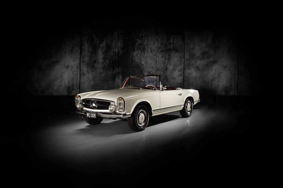 1965 Mercedes-Benz 230 SL, Schätzwert: 65.000 bis 85.000 Euro, verkauft um 105.800 Euro. 