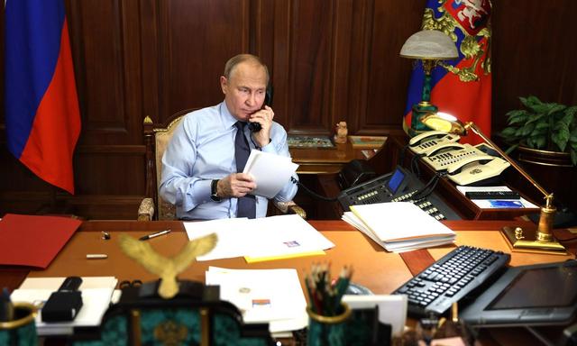 Putin am Telefon. Wie ernst meint er es mit der kolportierten Bereitschaft zur Feuerpause?
