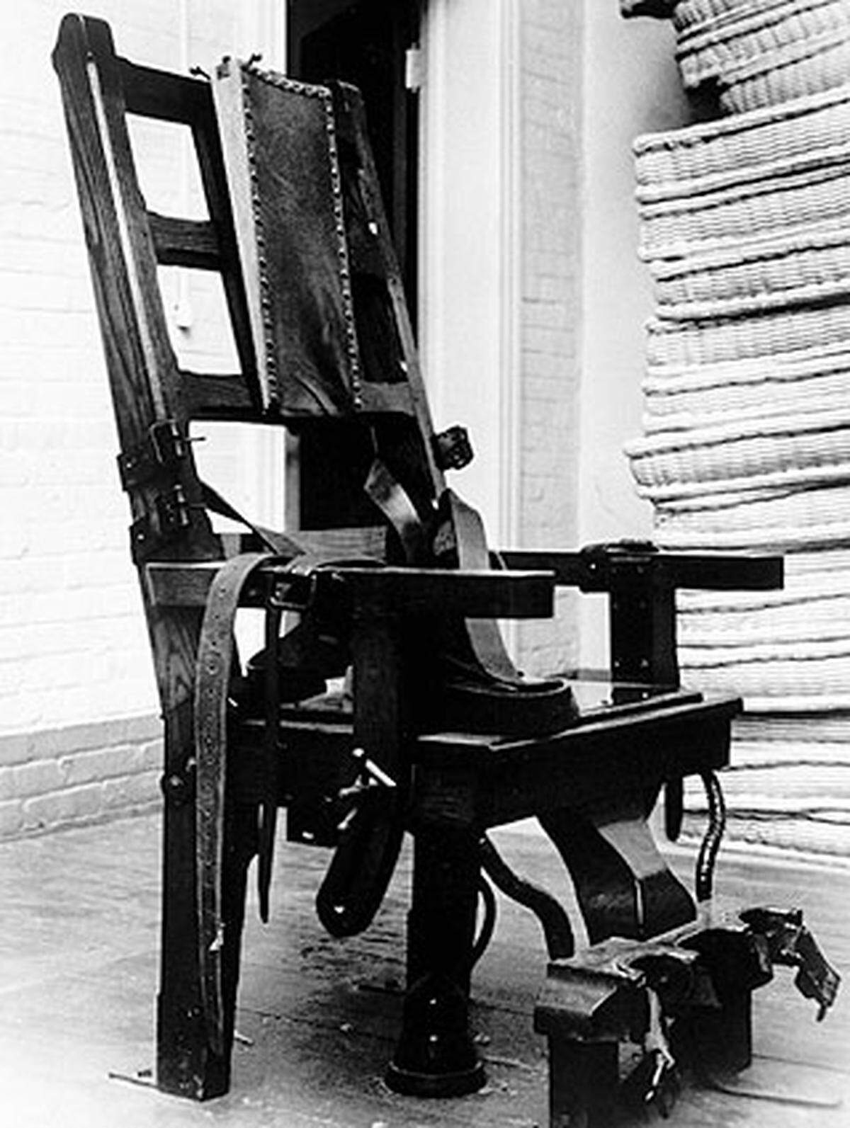 Vor mehr als vierzig Jahren, am 7. Februar 1968, wurde mit einem einstimmigen Beschluss des Nationalrates die Todesstrafe in Österreich völlig abgeschafft. Zwei Ausnahmen blieben bestehen...