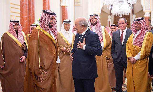 Präsident Tebboune war Ende Februar in Saudiarabien bei Prinz Salman zu Gast.