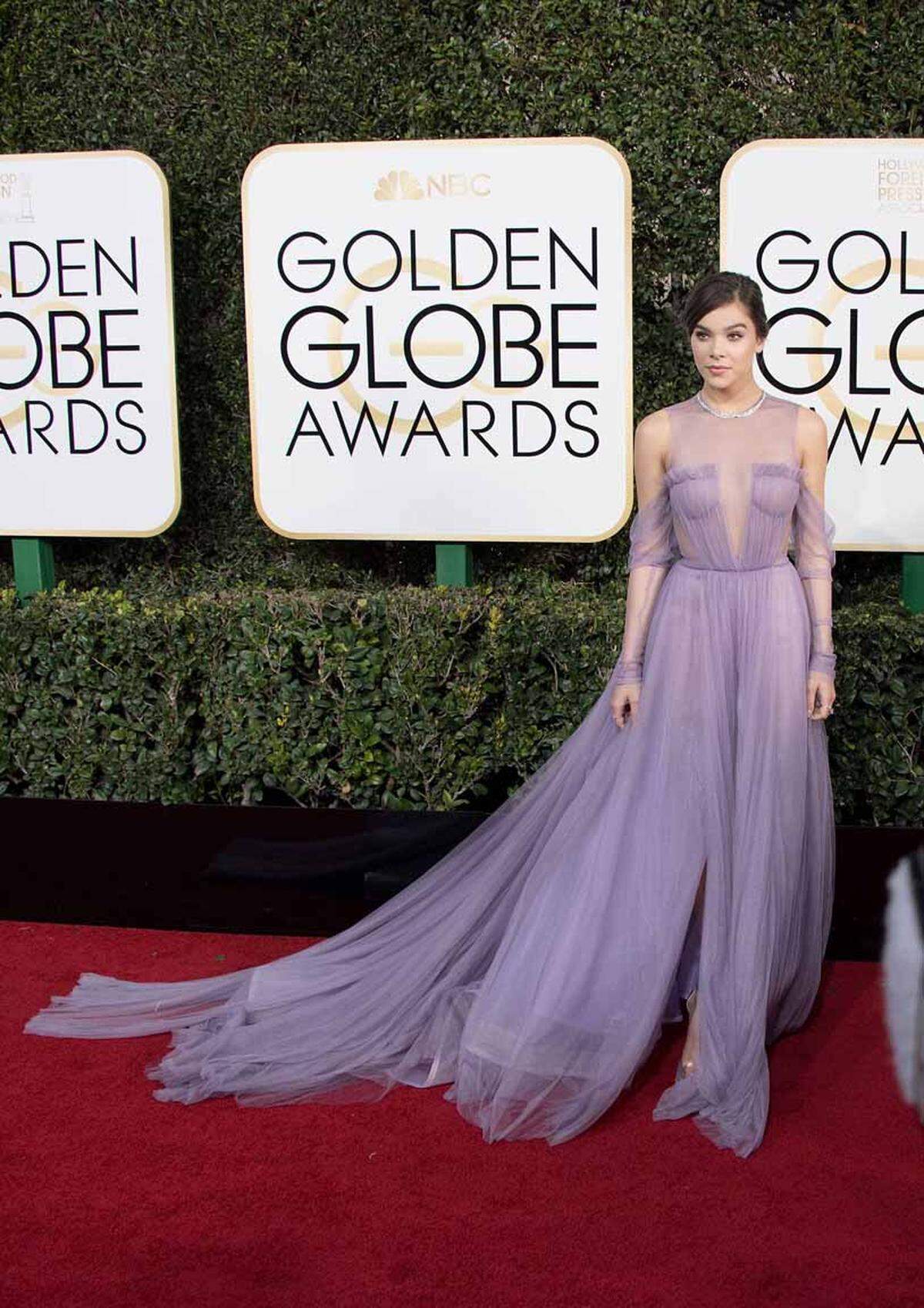 Vera Wang schneiderte Hailee Steinfeld ihr Kleid auf den Leib. Das konnte sich sehen lassen.