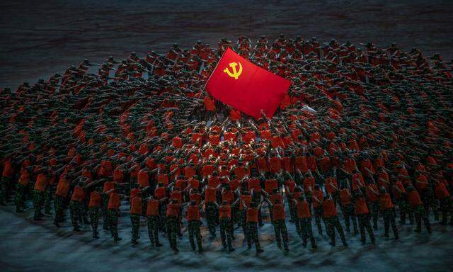 Performance in Peking anlässlich des 100. Jahrestages der Kommunistischen Partei im Juli 2021.