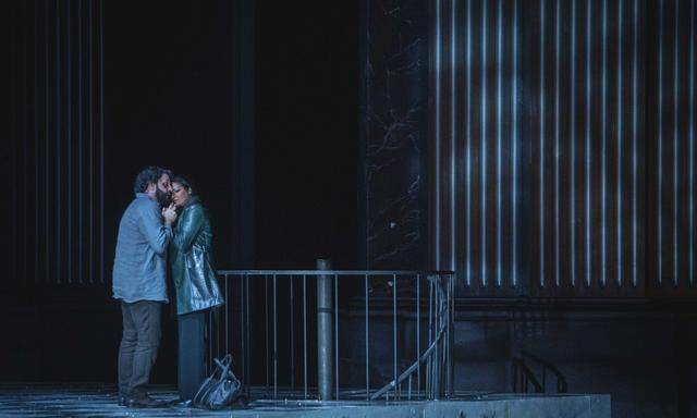 Anna Netrebko und Yusif Eyvazov in Sturmingers „Tosca"-Inszenierung in Salzburg.