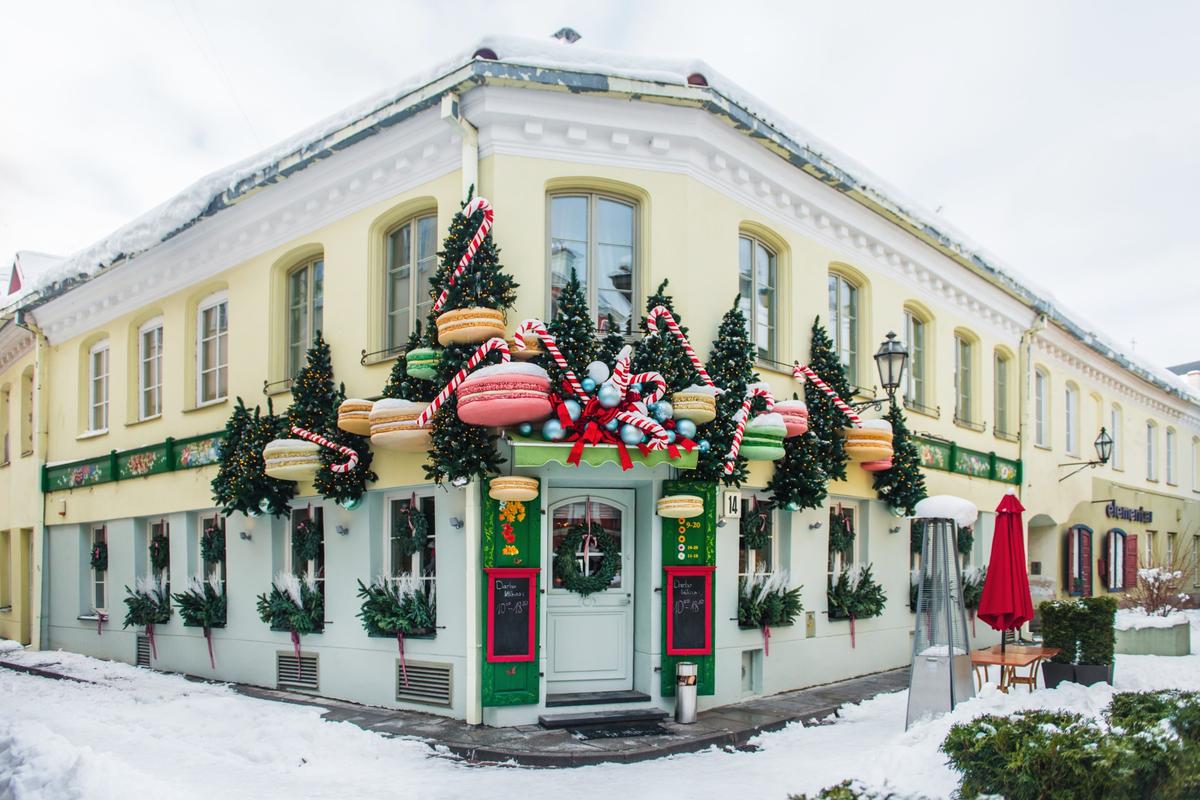 Das Glasviertel von Vilnius fasziniert mit seinem historischen Charme und gemütlichen Cafés.