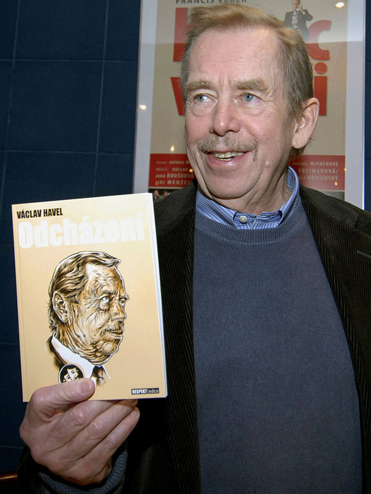 Eine Chance wird auch ebenfalls dem Politiker und Schriftsteller Vaclav Havel eingeräumt. Mehrere Male wurde der Tscheche auch für den Friedens-Nobelpreis vorgeschlagen. Zu seinen bekanntesten Werken gehört "Die Vanek-Trilogie. Audienz, Vernissage, Protest. Versuchung. Sanierung." und das Theaterstück "Der Abgang".
