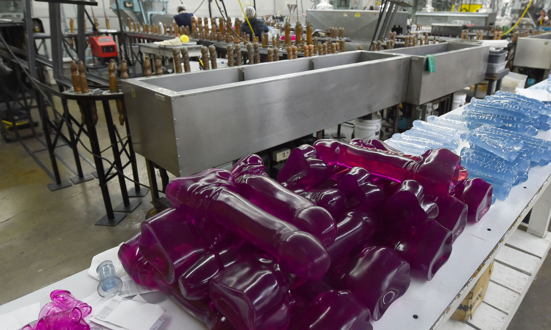 stiftung warentest findet schadstoffe in sexspielzeug Sex Toys werden immer begehrter! In den nächsten sieben Jahren soll sich  der Umsatz der Sexspielzeuge nahezu verdoppeln. Problem: Viele pflegen  Dildo, Vibratoren und Co nicht richtig. Damit im Umgang nichts schiefgeht, main image 1