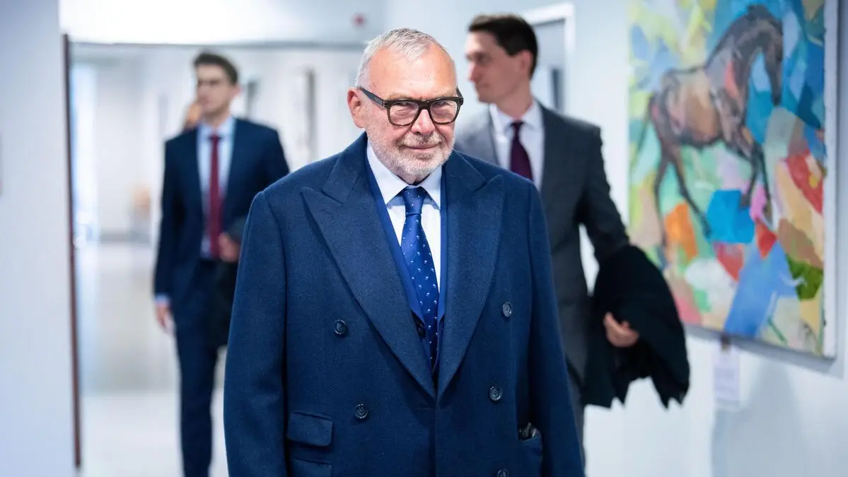 Nicht-nur-Gusenbauer-muss-vor-Gericht-Fu-fessel-Zahlungsfeilschen-und-Gerichtstermine-die-Anwaltsschlacht-der-Signa-Manager-premium-