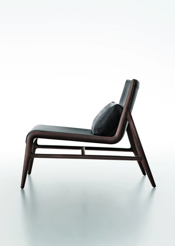 Popular. “Sinua” by Rimadesio. Design: Giuseppe Bavuso.