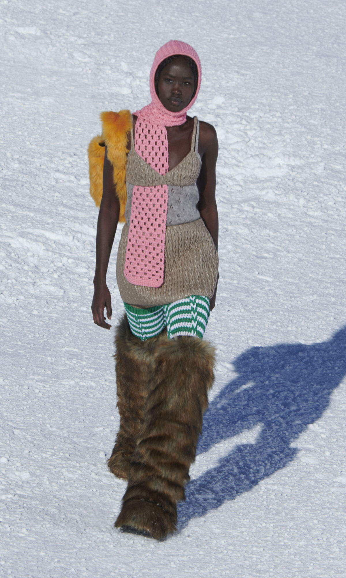 Strick gehört auf die Piste, sagt Miuccia Prada bei Miu Miu.