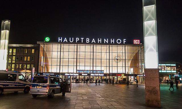 An Bahnhöfen wie hier in Köln soll die Videoüberwachung ausgebaut werden. 