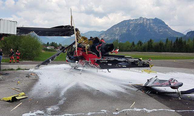 TIROL: HUBSCHRAUBER ST�RZTE IN REUTTE-H�FEN AB: PILOT UNVERLETZT