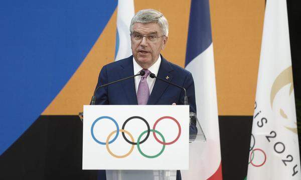 IOC-Präsident Thomas Bach zögert die Russland-Frage hinaus, verschenkt stattdessen Olympia-Tickets.