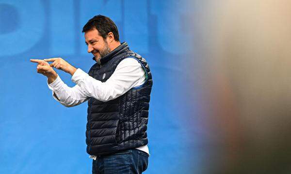 Matteo Salvini lät zum Gipfel.