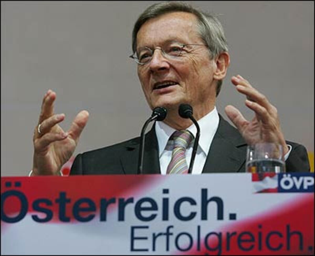 "Heißt das jetzt, dass ein Land, das stolz auf zwei Millionen ausländische Gäste im Jahr ist, mit ihnen nur mehr Kärntnerisch reden will?" Bundeskanzler Wolfgang Schüssel zur Aussage des BZÖ, wonach Kärnten jetzt einsprachig sei.