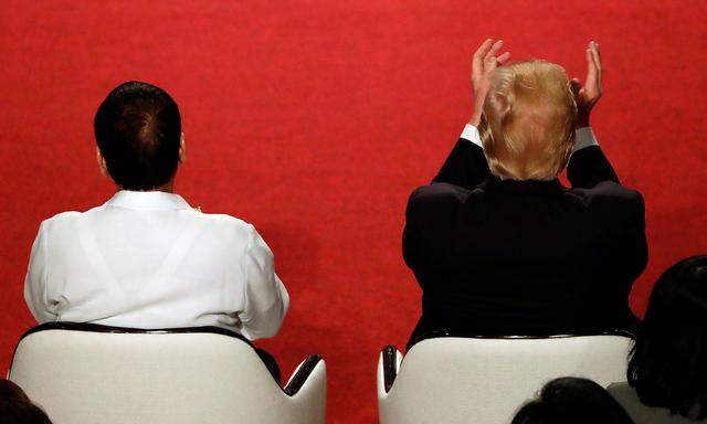 Donald Trump fühlte sich beim ASEAN-Gipfel in Manila ebenfalls wohl, auch dank des roten Teppichs.