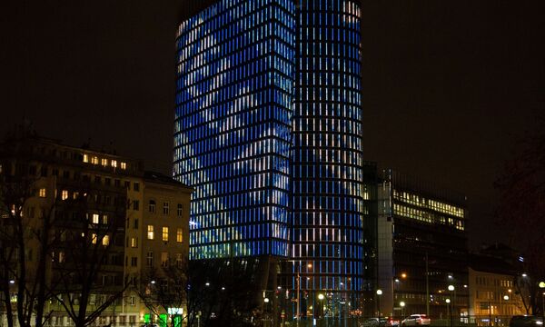 Gelebte Vielfalt im bunten Kleid: Die Uniqa Konzernzentrale am Wiener Donaukanal als selbstbewusster Wertebotschafter.