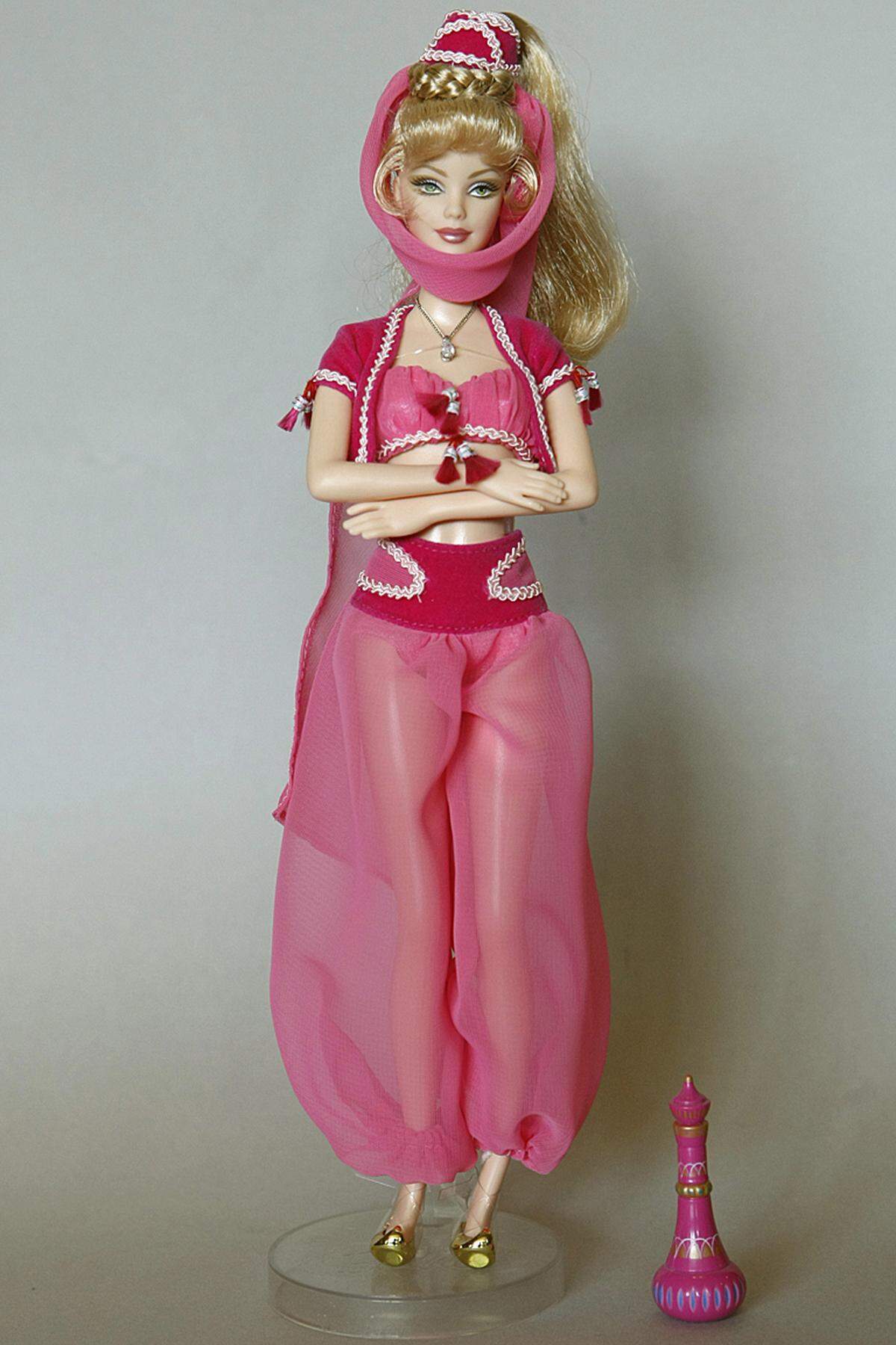 ... ein Plastik-Ebenbild. Sie befindet sich im Eigentum von Bettina Dorfmann, die mehr als 6000 Barbie-Puppen ihr Eigen nennt und damit eine der größten Sammlungen der Welt besitzt.