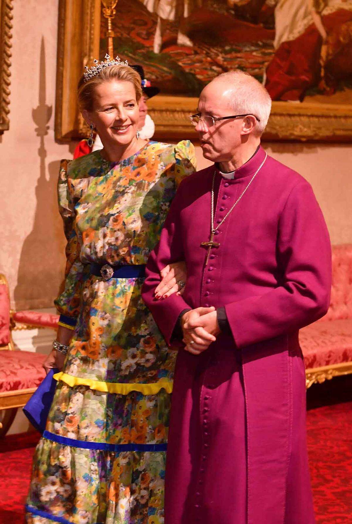 Die in London lebende Prinzessin Mabel von Oranien-Nassau, die Witwe von Prinz Johan Friso, der im August 2013 an den Folgen eines Lawinen-Unfalls in Lech am Arlberg starb, nahm ebenfalls an dem Bankett teil. Sie trat mit Erzbischof Justin Welby ein.    