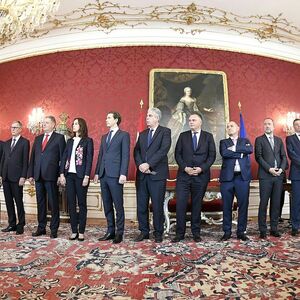 DEMISSIONIERUNG DER BUNDESREGIERUNG