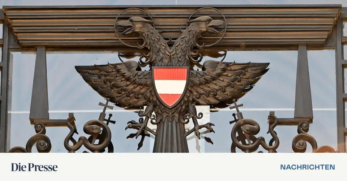 Doppeladler-am-Justizpalast-werden-zu-Einfachadlern-premium-