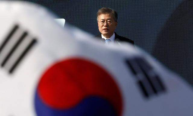 Südkoreas Präsident Moon Jae In  will sich mit Kim Jong Un und Donald Trump treffen
