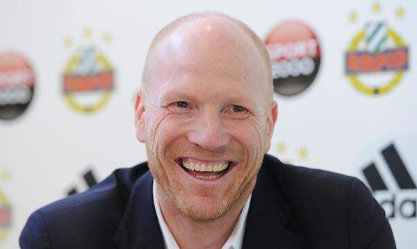 "Meine eigene Frau hat mich am Anfang auch nicht gemocht und wir sind jetzt verheiratet und haben drei Kinder." Das meinte Matthias Sammer bei seinem Amtsantritt als DFB-Sportdirektor zur Zusammenarbeit mit Jürgen Klinsmann. "Klinsi" ist heute nicht mehr deutscher Nationaltrainer und verheiratet sind beide immer noch mit ihren jeweiligen Ehefrauen.