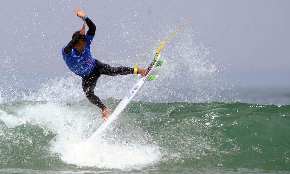 Die besten Wellenreiter zeigten ihre Künste bei den World Surfing Games vor Biarritz.