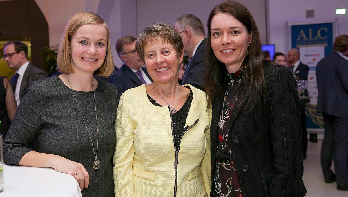 Die Frauen hinter dem ALC-Preis: Manuela, Theresia und Andrea Schipflinger von der Kunstgießerei Schipflinger (v.l.) 