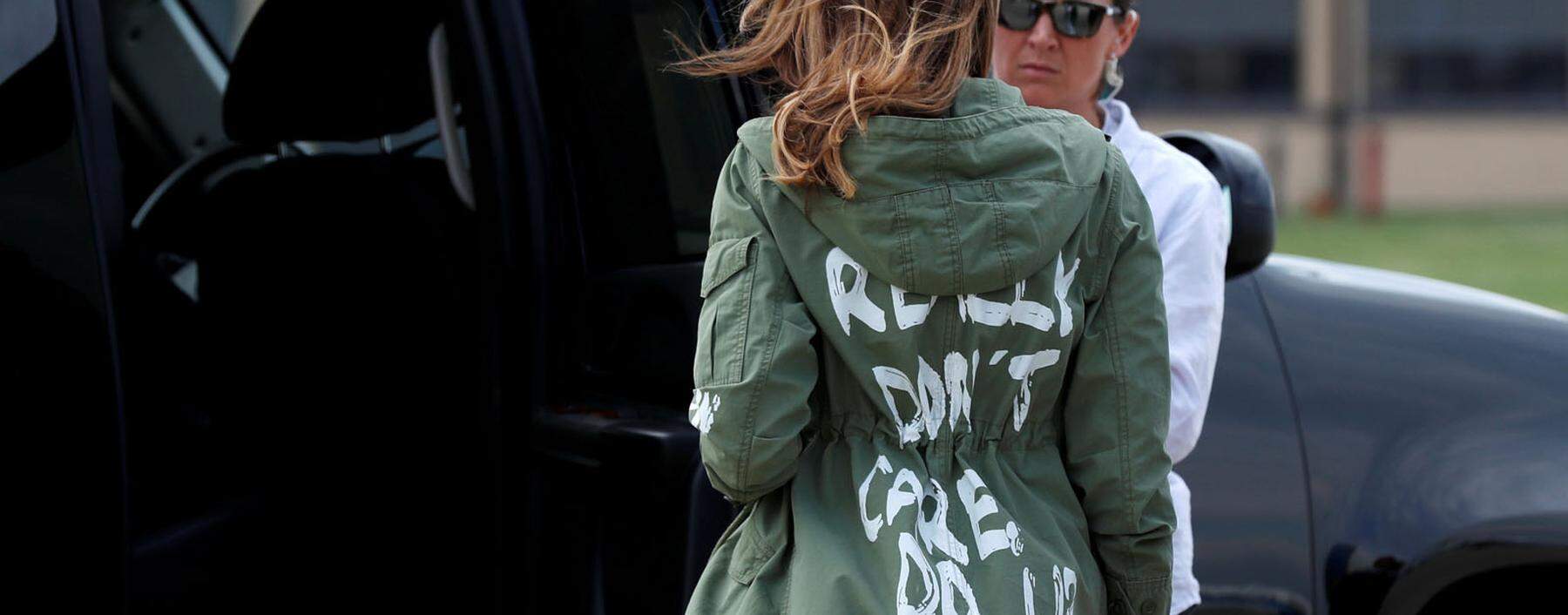 U.S. first lady Melania Trump arrives back in Washington from Texas wearing ´I Don´t Care. Do U?´ jacket at Joint Base Andrews, Maryland