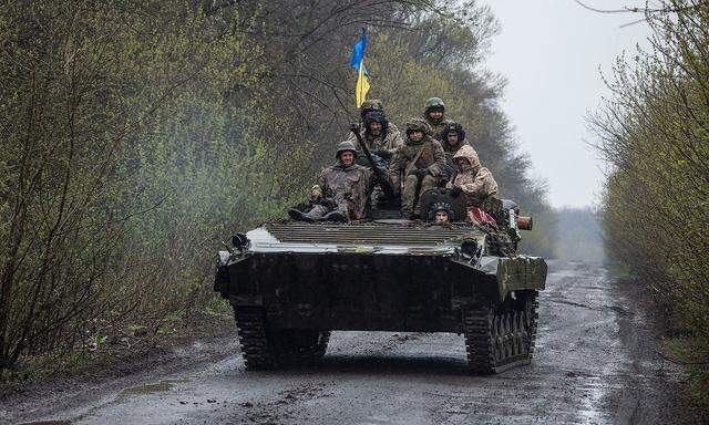 Ukrainische Soldaten in einer nicht genannten Region in der Ostukraine.