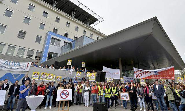 AUVA-PROTESTAKTION VOR UKH-MEIDLING