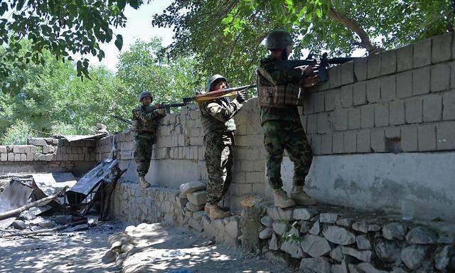 Die Sicherheitskräfte des Staates sind mancherorts unterbesetzt und machtlos gegen die Taliban-Angriffe.