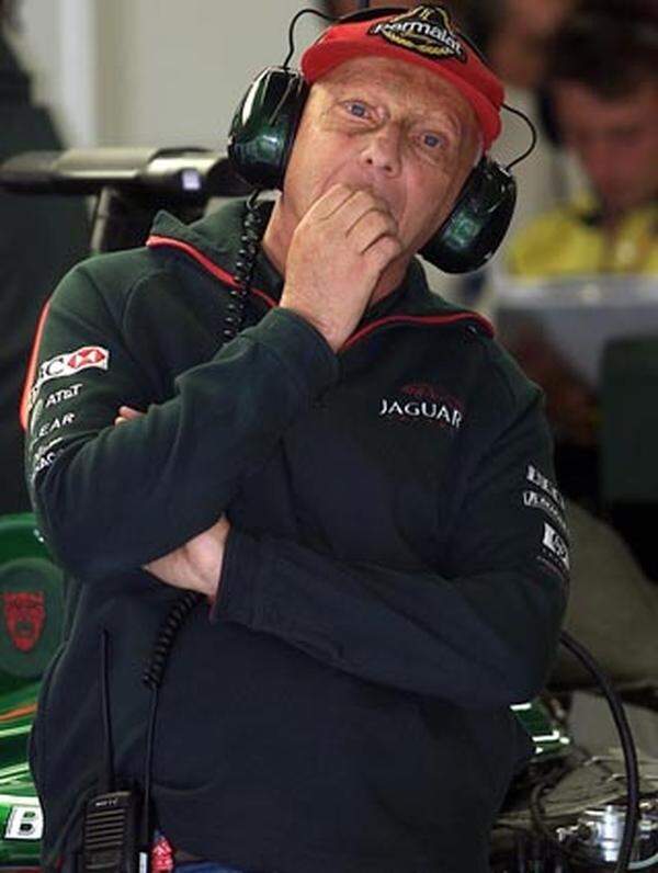 Danach gab er ein kurzes Comeback in der Formel 1: Lauda wurde für zwei Jahre Jaguar-Teamchef.