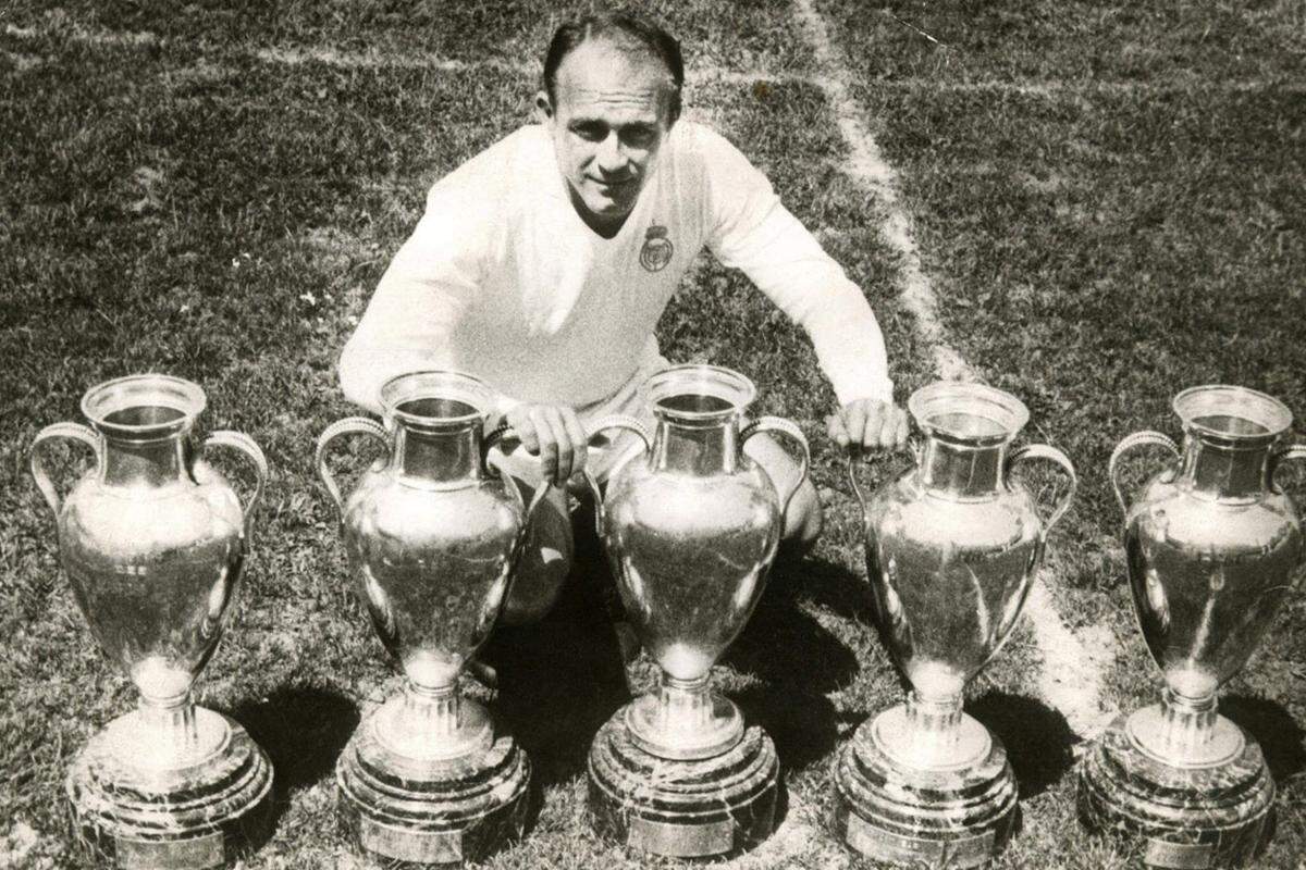 Mit dem gebürtigen Argentinier, der später auch für Spanien spielte, dominierte Real Madrid den europäischen Fußball und gewann von 1956 bis 1960 fünfmal in Serie den Europapokal der Landesmeister.