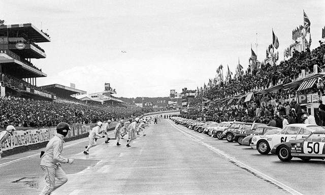 Seit beinahe hundert Jahren fasziniert Le Mans die Massen, auch auf der Leinwand. Hier der Start von 1968.