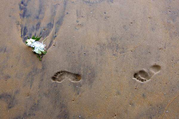 Am 26. Dezember 2004 rollte nach einem Seebeben im Indischen Ozean ein Tsunami über die Küstenregionen und brachte mehr als 250.000 Menschen den Tod, darunter 86 Österreicher. Die Zahl der Vermissten konnte bis heute nicht geklärt werden.Im Folgenden eine Chronologie der Ereignisse und Bilder von damals.