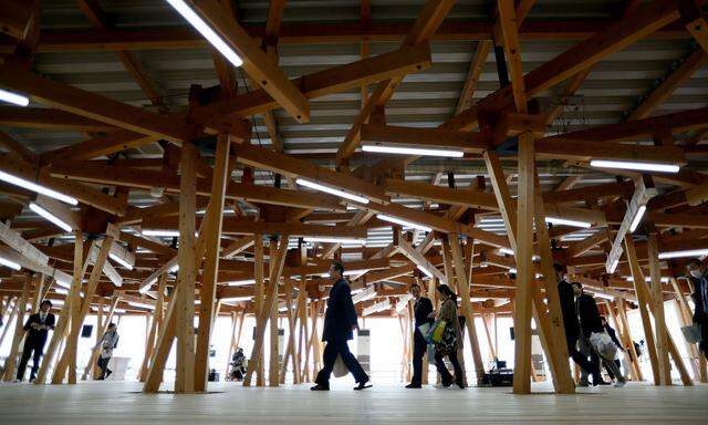 Ein olympischer Treffpunkt  aus geborgten Holz