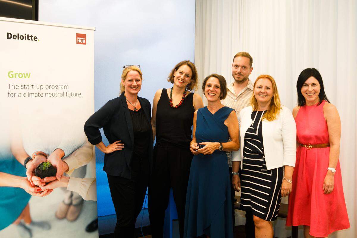 Die Finalisten pitchten vor einer Expertenjury, die dann daraus die Gewinner auswählte. Im Bild: Die diesjährige Expertenjury (vlnr): Sabine Rehbichler, Luise Fischer, Karin Bauer, Alexander Diesenreiter, Angelika Delen und Claudia Wehinger-Malang