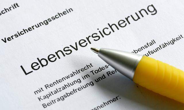 Der Versicherungsschein einer Lebensversicherung DEU GERMANY The certificate
