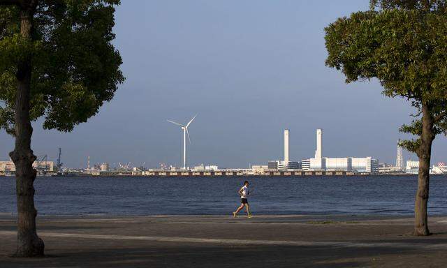 Eine Wasserstoffpilotanlage in Tokio. Um daraus ein globales Geschäft zu machen, braucht es deutlich mehr Ökostrom, als ein Windrad liefern kann. 